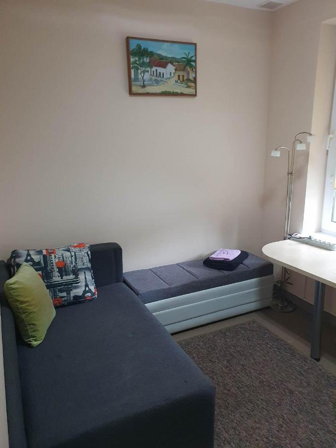 Maly Domek Kawalerka Starachowice Esterno foto